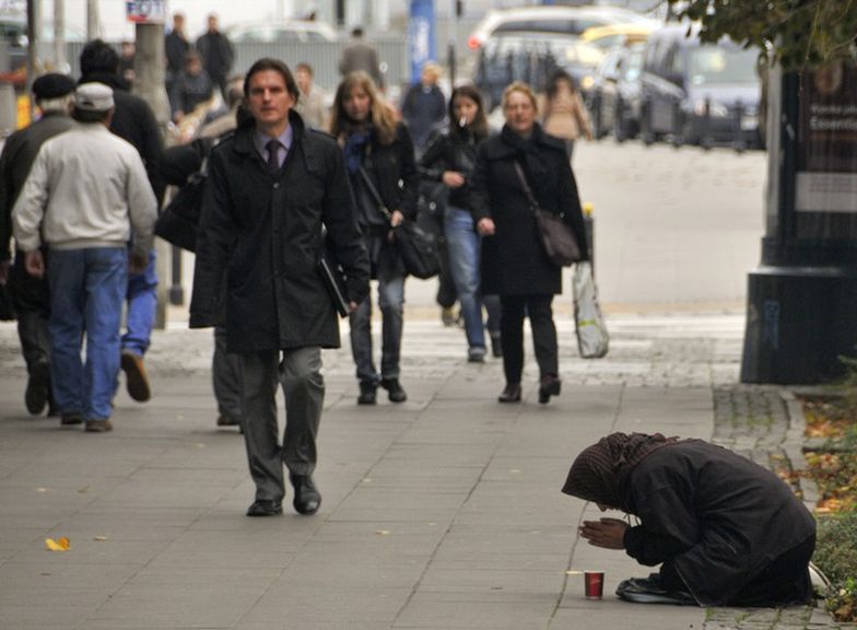 Co czwarty Europejczyk żyje na granicy ubóstwa. Polska daleko za Czechami i Słowacją