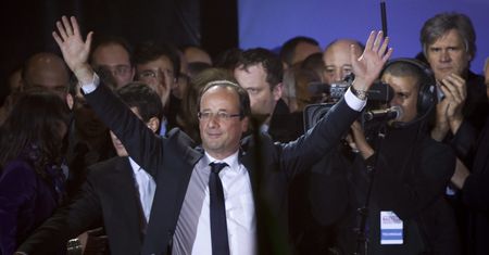 Dylemat Hollande'a: po stronie Greków, czy Merkel?