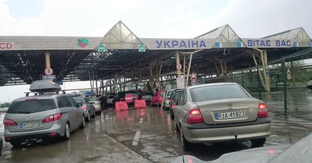 Wznowienie umowy o małym ruchu granicznym. Setki samochodów czekają na wjazd do Polski