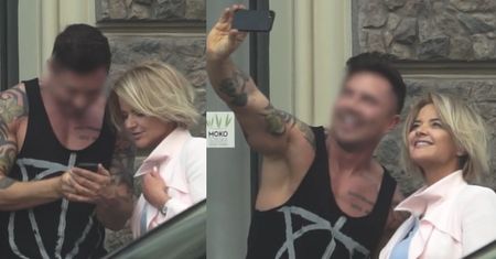 Zamachowska robi sobie selfie z fryzjerem