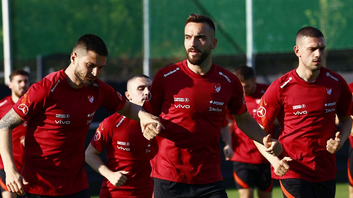 Zdjęcie okładkowe artykułu: Getty Images / Cuneyt Karadag/Anadolu Agency  / Na zdjęciu: piłkarze reprezentacji Turcji