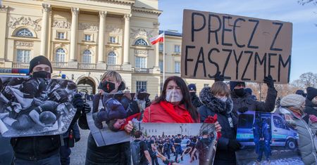 Warszawa. Protest pod Komendą Stołeczną Policji. Sprzeciw wobec brutalizacji