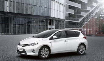 Toyota Auris Hybrid w do ciekawej promocji