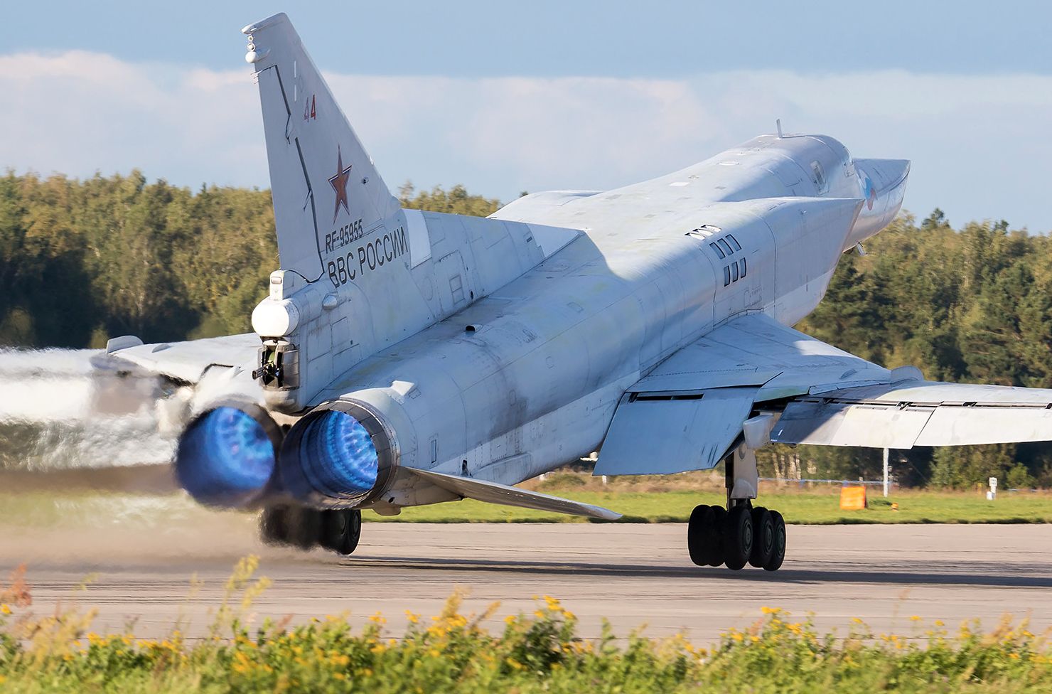 Rosyjskie bombowce nad Morzem Barentsa. Szczegóły manewrów Zapad-2025