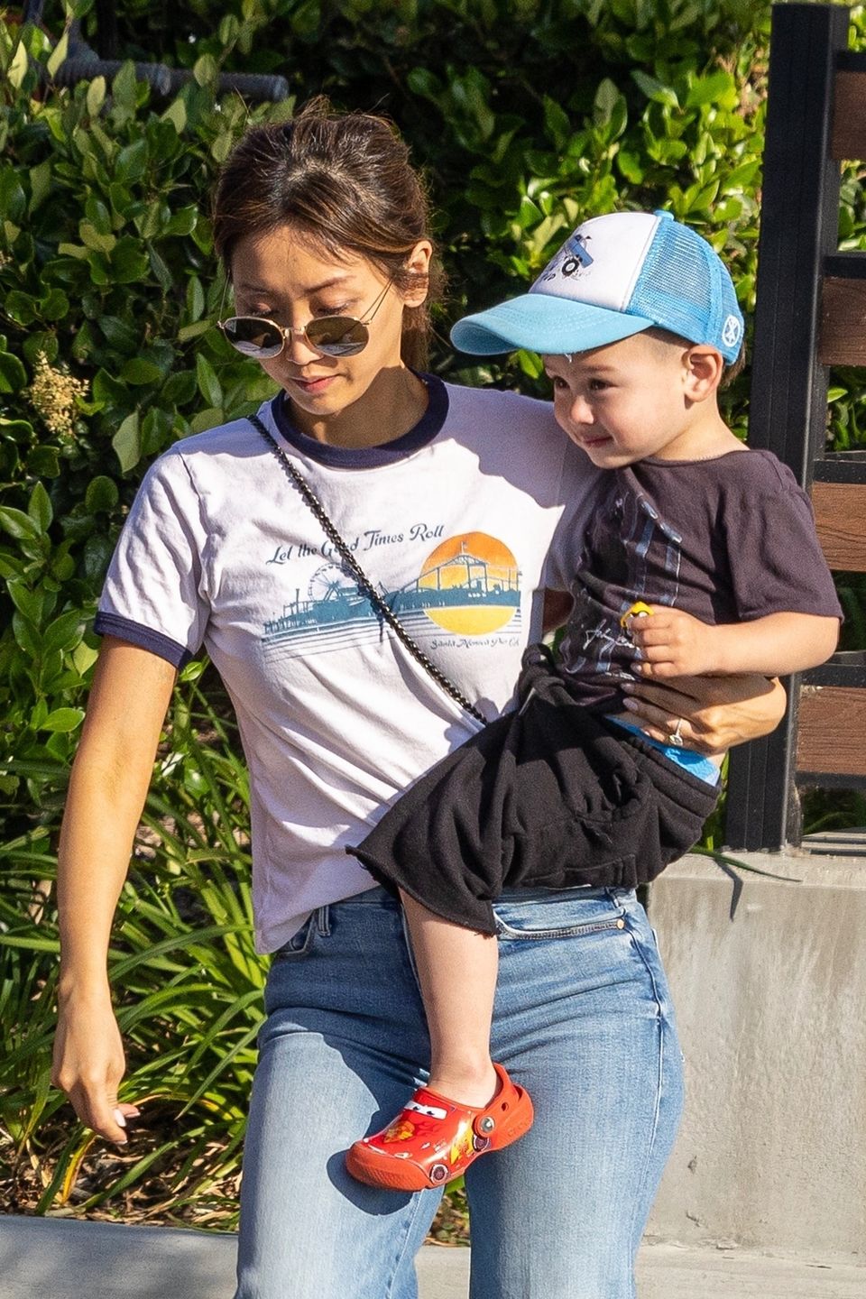 Macaulay Culkin i Brenda Song "przyłapani" z dwoma synami