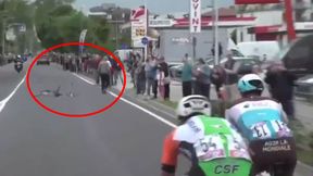 Giro d'Italia: o krok od groźnego wypadku. Mężczyzna wrzucił na trasę rower (wideo)