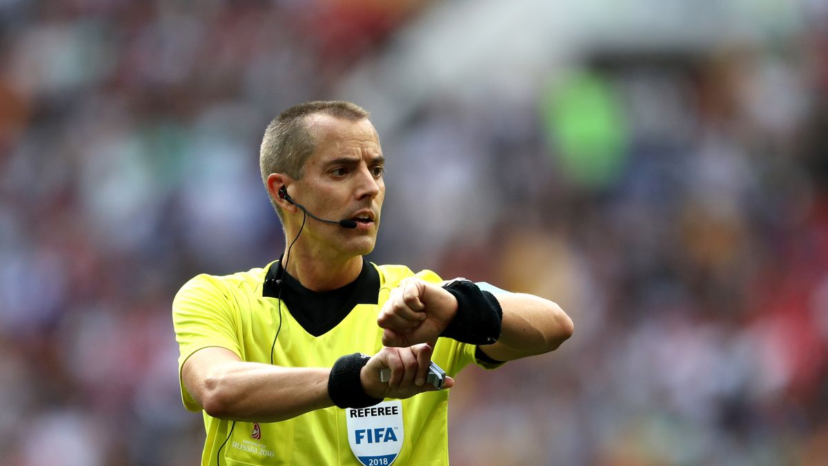 Na zdjęciu Mark Geiger podczas meczu Maroko z Portugalią w 2 kolejce grupy B MŚ 2018