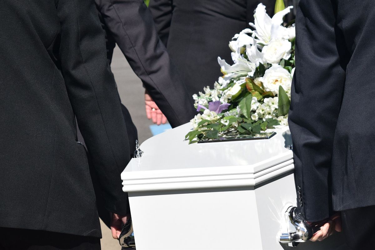 Zasiłek pogrzebowy w 2023 roku wynosi 4 tys. złotych