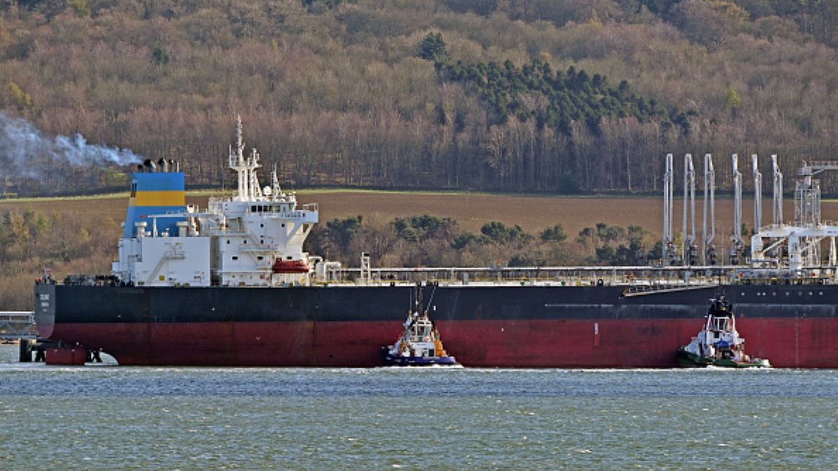 Aż dwadzieścia rosyjskich tankowców dryfuje bez celu. To jednak tylko pozory, które pomagają w obchodzeniu sankcji gospodarczych (zdjęcie ilustracyjne)