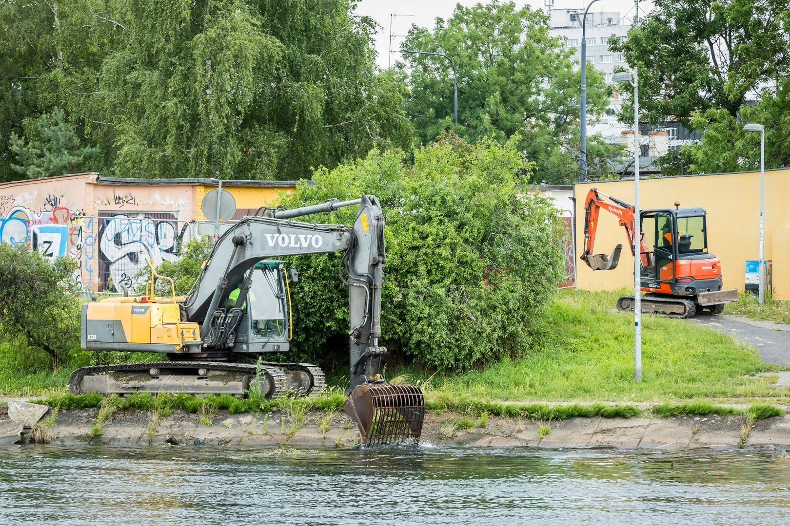 Remont bulwarów i nabrzeża na odcinku do ulicy Żabiej (za mostem Pomorskim) ma potrwać do końca 2026 roku.