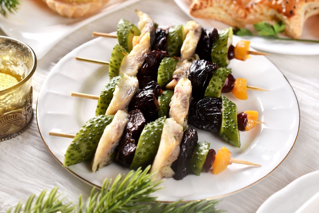 Zamiast sałatki robię wigilijne szaszłyki. Wyglądają uroczyście i każdy chętnie sięga