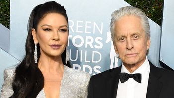 Catherine Zeta-Jones i Michael Douglas POZUJĄ Z DOROSŁYMI DZIECMI. 23-letnia Carys i 26-letni Dylan są podobni do rodziców? (FOTO)