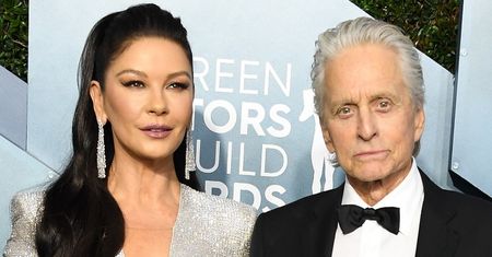Catherine Zeta-Jones i Michael Douglas POZUJĄ Z DOROSŁYMI DZIECMI. 23-letnia Carys i 26-letni Dylan są podobni do rodziców? (FOTO)