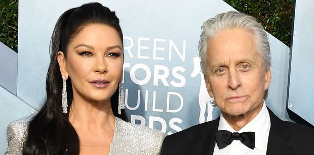 Catherine Zeta-Jones i Michael Douglas POZUJĄ Z DOROSŁYMI DZIECMI. 23-letnia Carys i 26-letni Dylan są podobni do rodziców? (FOTO)