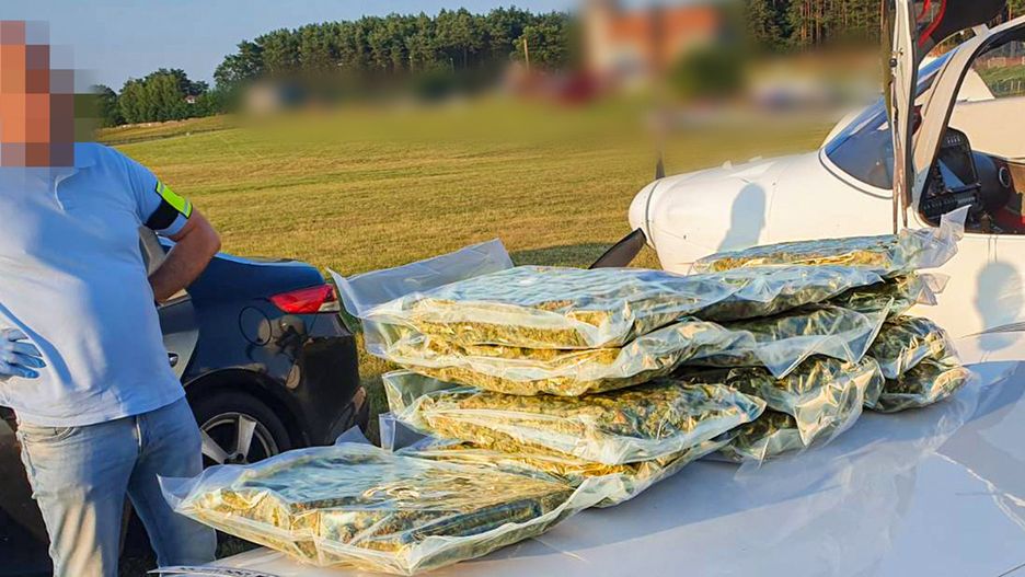 Przemycali narkotyki awionetką. CBŚP zatrzymuje kolejne osoby 