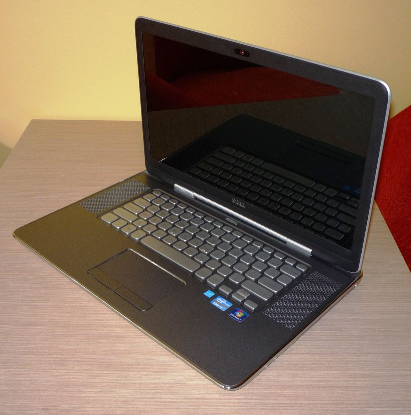 Dell XPS 15z - cieńszy, lżejszy, ale czy lepszy? [test cz. 1] 2