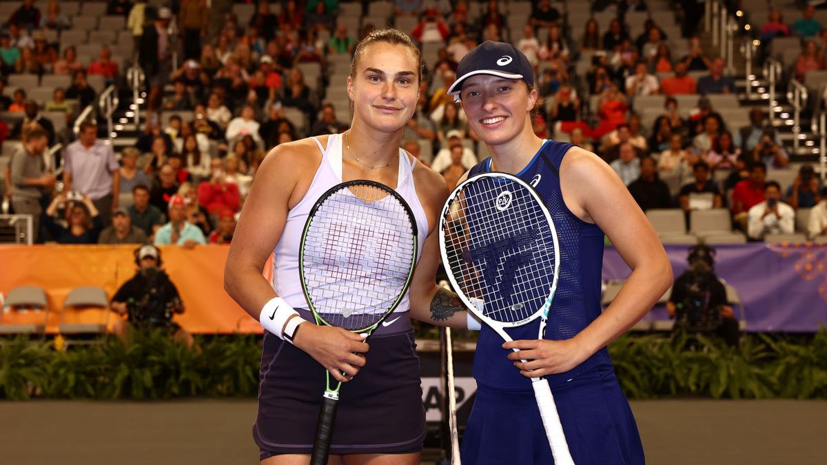 Getty Images / Katelyn Mulcahy/Getty Images / Na zdjęciu: Aryna Sabalenka (L), Iga Świątek