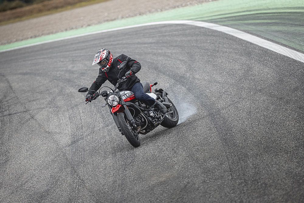 Ducati Scrambler Urban Motard