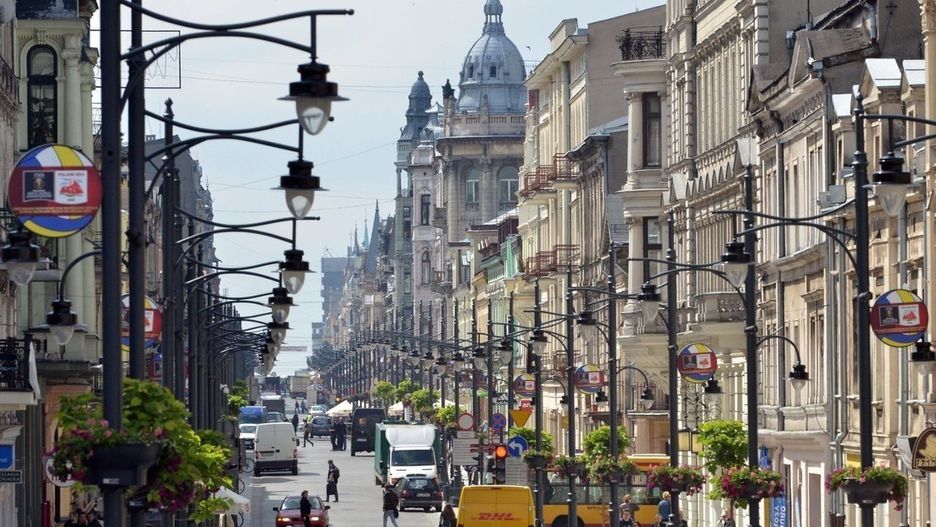 Według średniego wskaźnika jakości życia w województwach - łódzkie zajmuje 7 miejsce. Pierwsze miejsce w tym zestawieniu otrzymało woj. śląskie.