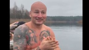 #dziejesiewsporcie: Artur Szpilka zaszalał podczas morsowania. "Wariat", "To się nie dzieje!"