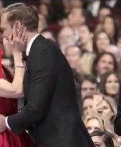 Emmy 2017: Nicole Kidman pocałowała Alexandra Skarsgarda na oczach swojego męża