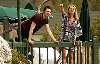 Kate Moss i Pete Doherty uciekają do Francji