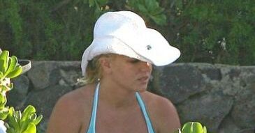 Britney zostanie na Hawajach