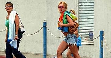 Britney błaga matkę o pomoc