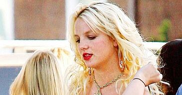 Britney wygoniła męża do piwnicy!