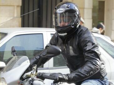 Brad Pitt na motorze