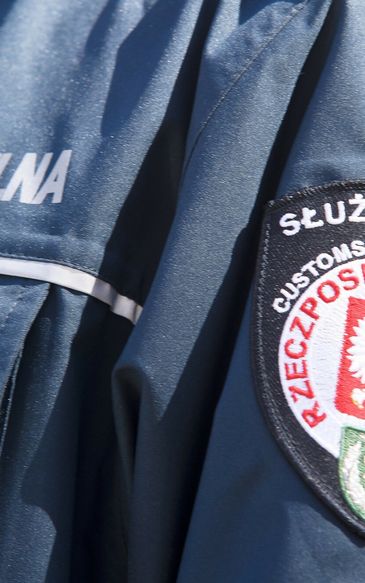 Służby celne w przesyłkach pocztowych znajdują kontrabandę i towary zakazane, objęte konwencją CITES, chroniącą zagrożone gatunki zwierząt. 