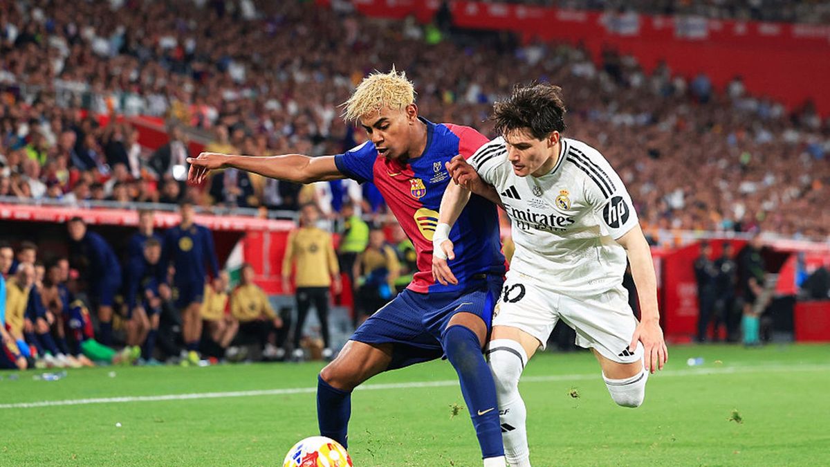 Getty Images / Fran Santiago / Na zdjęciu: Lamine Yamal i Fran Garcia