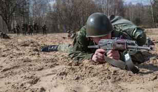 Hełmy orzeszki, szelki-dusicielki i maski pgaz. "słonie". Rezerwa nie ma co liczyć na najnowszy sprzęt