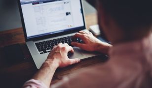 Udają pożytecznych kolegów, polecają wskazane przez pracodawcę produkty