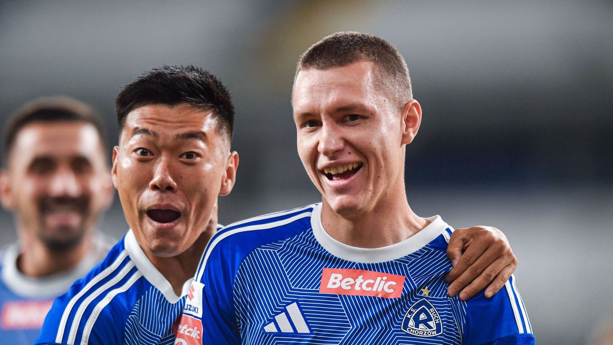 Twitter / X Ruchu Chorzów / Patryk Szwedzik (z prawej) jest najskuteczniejszym graczem Ruchu