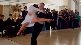 Aż zapiera dech. Niebywałe, co zrobili na studniówce. Jest wideo