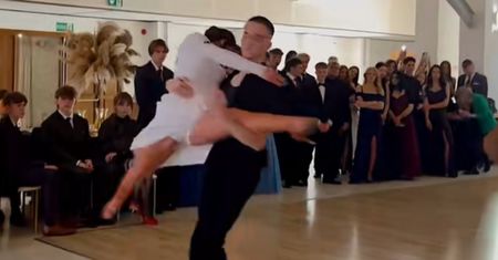 Aż zapiera dech. Niebywałe, co zrobili na studniówce. Jest wideo
