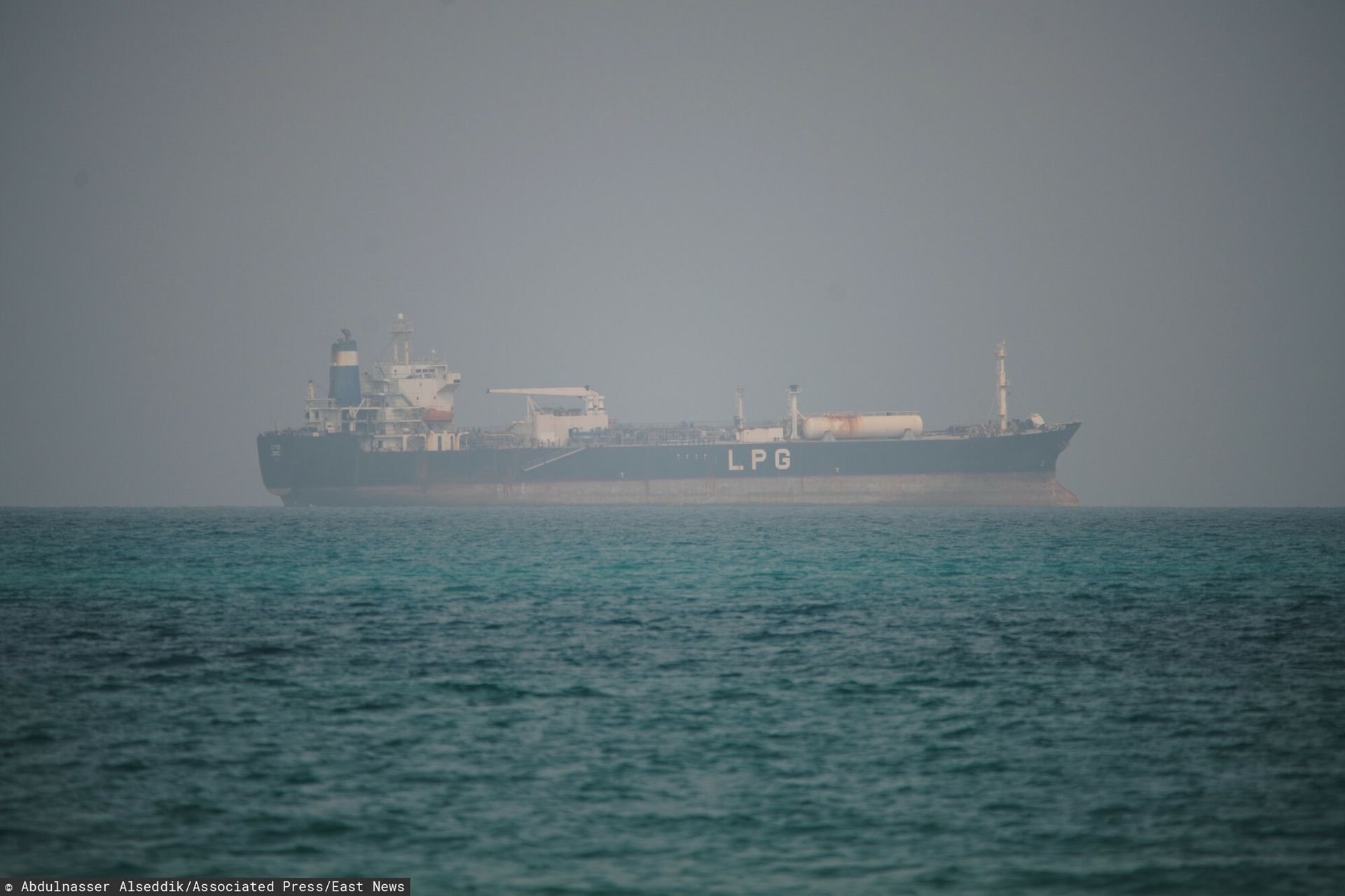 Iran ponownie zamknął cieśninę Ormuz. "Niedorzeczne zawieszenie broni"