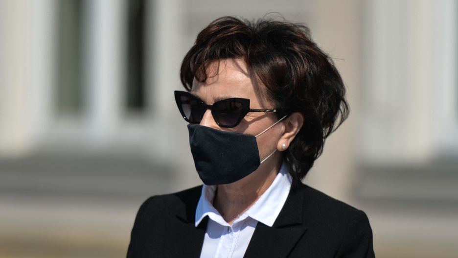 Wybory 2020. Dylemat Elżbiety Witek. "Każdego dnia powinna odpowiadać na pytanie"