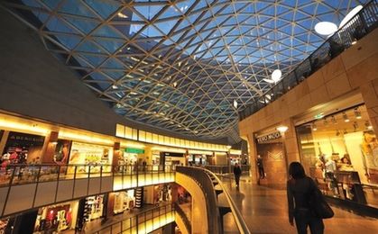 Przeciętny mieszkaniec Warszawy odwiedza centrum handlowe ponad 6 razy w miesiącu