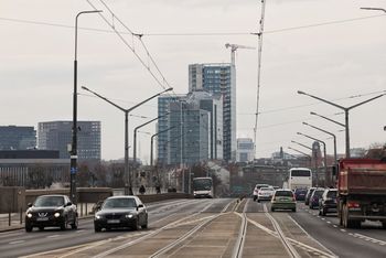 Poznań: Kierowcy skarżą się na zwężenie mostu Królowej Jadwigi