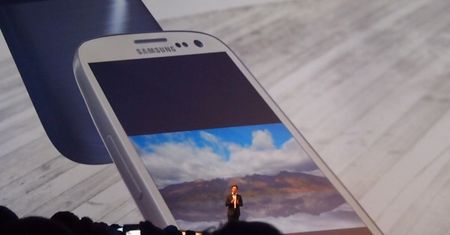 Z kim Samsung przegrał 3 maja...
