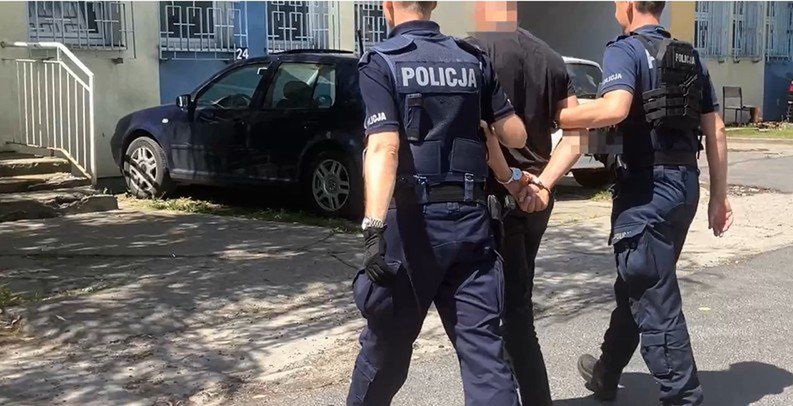 Włamania do domów są w Toruniu rzadkim przestępstwem. Jednym z głośniejszych było do domu zamożnych ludzi przy ul. Narcyzowej na Wrzosach latem ubr. Ale sprawcę szybko ujęto. W br. recydywista Aleksander S. skazany został prawomocnie na 4 lata więzienia i trafił za kraty.