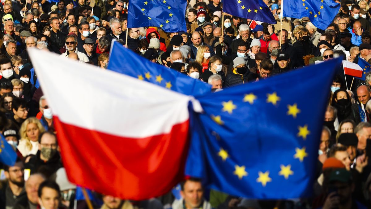 Thousands attend 'We're staying in EU' demonstration at the Main Square in Krakow, Poland on October 10, 2021. The pro-EU demonstrations were held across the country to show of support for the EU after the nations constitutional court ruled this week that the Polish constitution overrides some EU laws. Demonstrator expressed fear that Law and Justice (PiS) ruling party could lead to 'Polexit' or Poland being forced to leave the EU. (Photo by Beata Zawrzel/NurPhoto via Getty Images)
