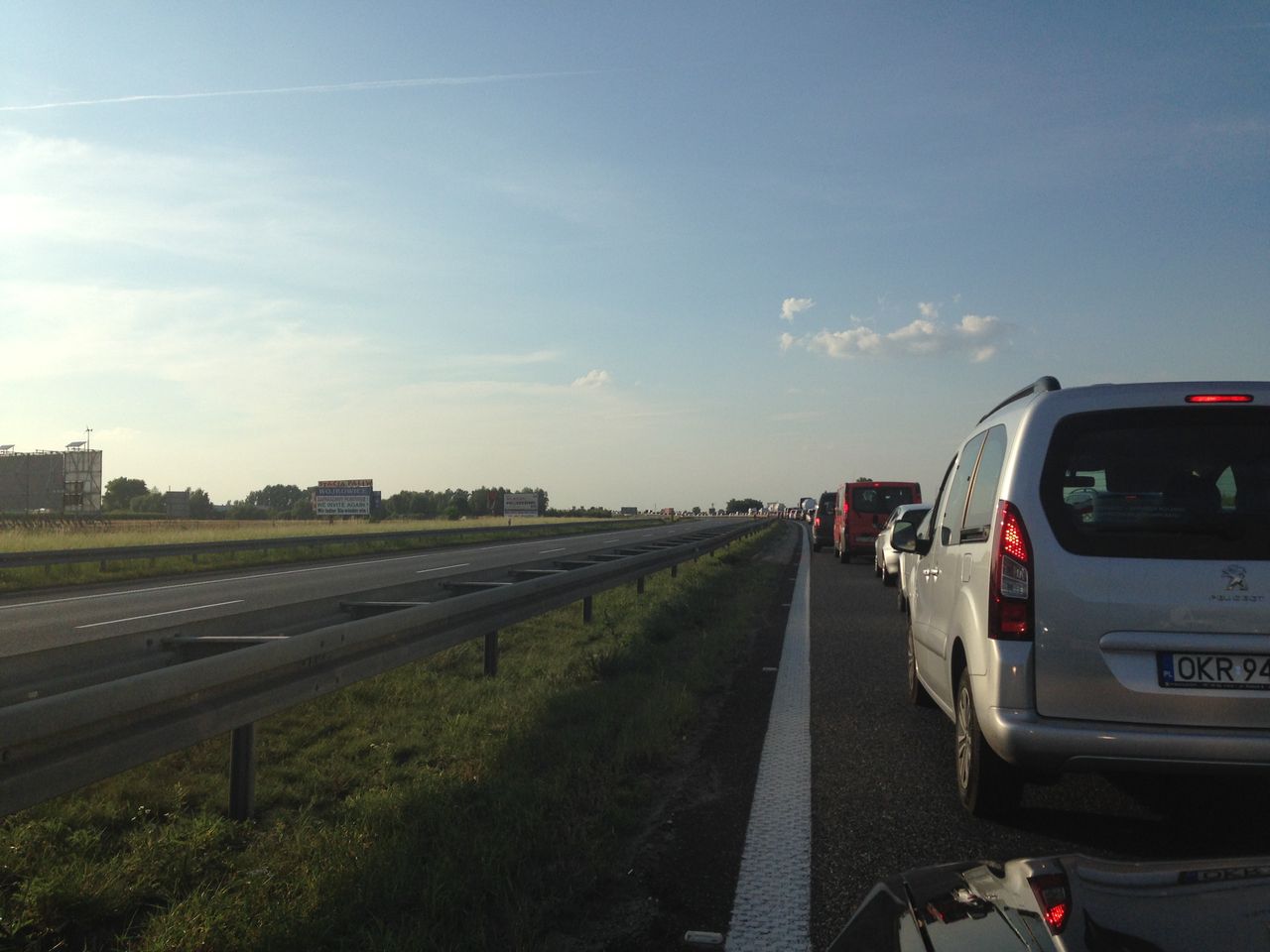 Niedziela wieczorem, autostrada A4 około 6 km przed PPO Karwiany