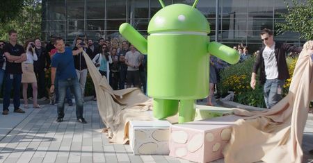 Smartfony Pixel będą dostępne w trzech kolorach, a to okazja do drwin z Apple