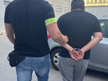 Gdańsk: Uzbek poszukiwany na całym świecie wpadł w Polsce. Wysiadał z taksówki, która zatrzymała się na zakazie