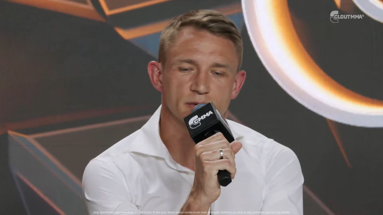 Jakub Rzeźniczak zmiażdżony na konferencji Clout MMA. "Też mnie zdradzisz 2 dni przed walką?"