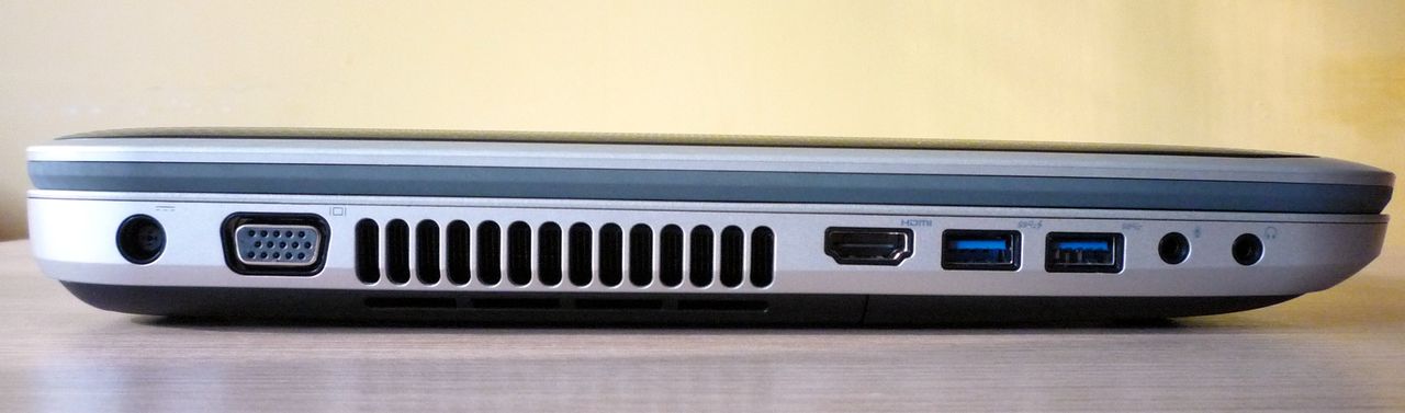 Dell Inspiron 17R Special Edition (7720) - ścianka lewa (zasilanie, VGA, HDMI, 2 x USB 3.0, 2 x audio)