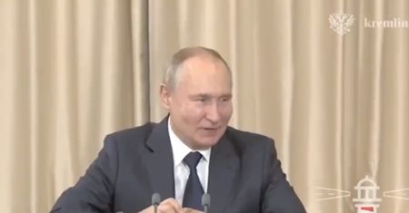 Zagadkowe policzki Putina. Co się z nim dzieje?